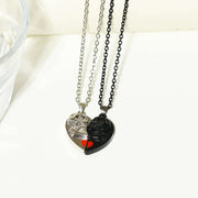 Punk Retro Skull Pendant Halloween Necklace Heart-shaped Magnetic Stitching Love Skull Couple Necklace null