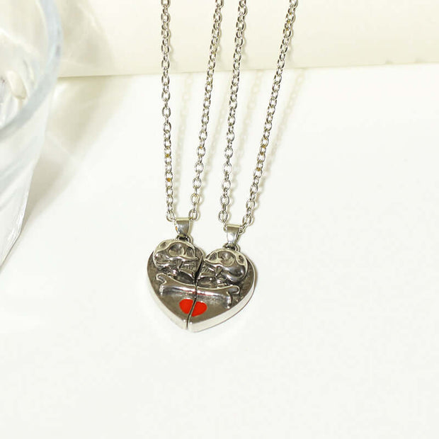 Punk Retro Skull Pendant Halloween Necklace Heart-shaped Magnetic Stitching Love Skull Couple Necklace null