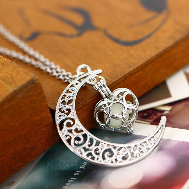 Glowing Pendant Necklaces Silver Plated Chain Necklaces null
