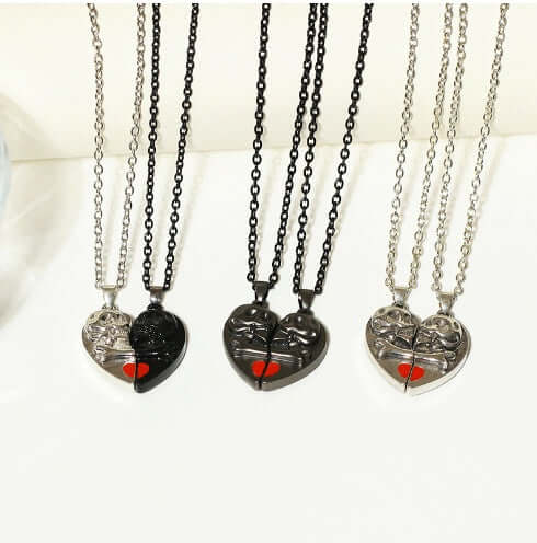 Punk Retro Skull Pendant Halloween Necklace Heart-shaped Magnetic Stitching Love Skull Couple Necklace null